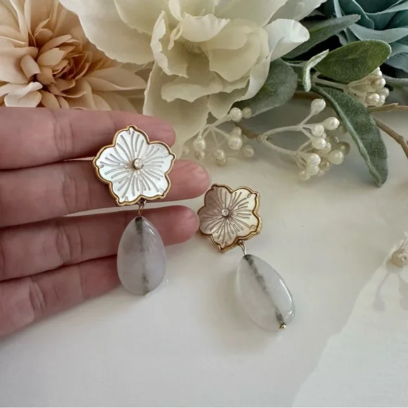 Mignonne Gavigan White Paloma Drop Earrings - Picture 10 of 12